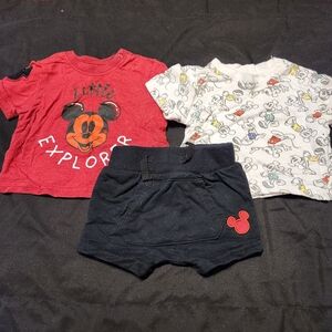 Disney Baby boy Size 0/3 Months 3 pc Mickey Mouse Outfit Set short shirt Red